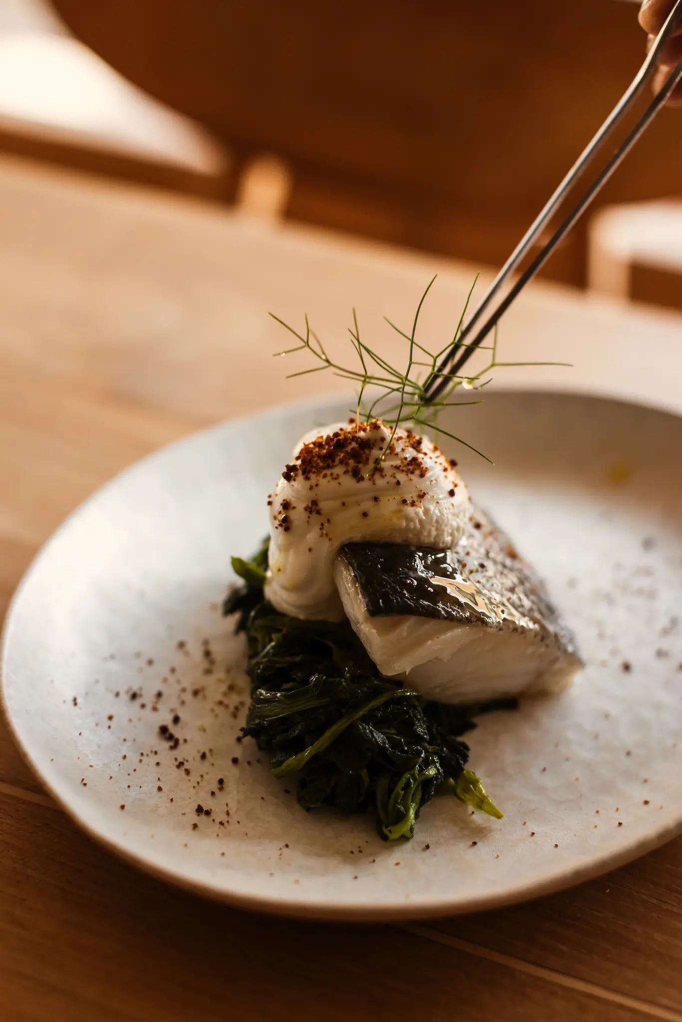 Gericht aus der mediterranen Speisekarte von Elements Ibiza